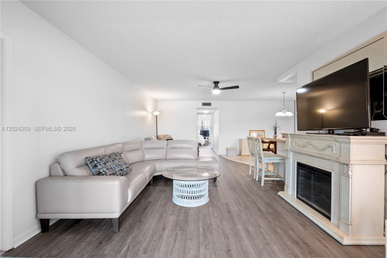 14604 Canalview Dr, Unit B, Delray Beach, FL 33484 Photo