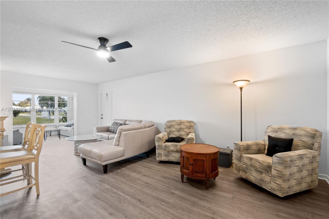 14604 Canalview Dr, Unit B, Delray Beach, FL 33484 Photo