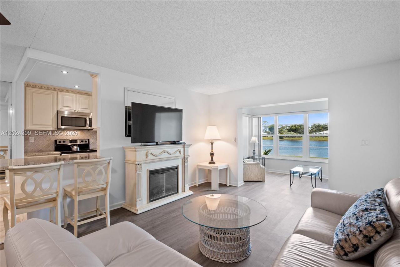 14604 Canalview Dr, Unit B, Delray Beach, FL 33484 Photo