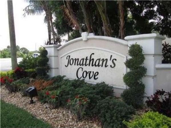 4584 Palmbrooke Circle, West Palm Beach, FL 33417
