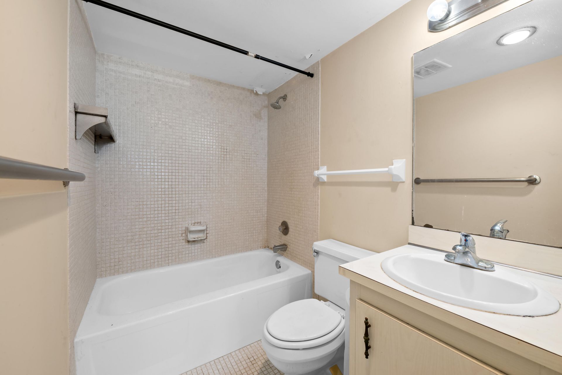 4156 Inverrary Drive, Unit 210, Lauderhill, FL 33319 Photo