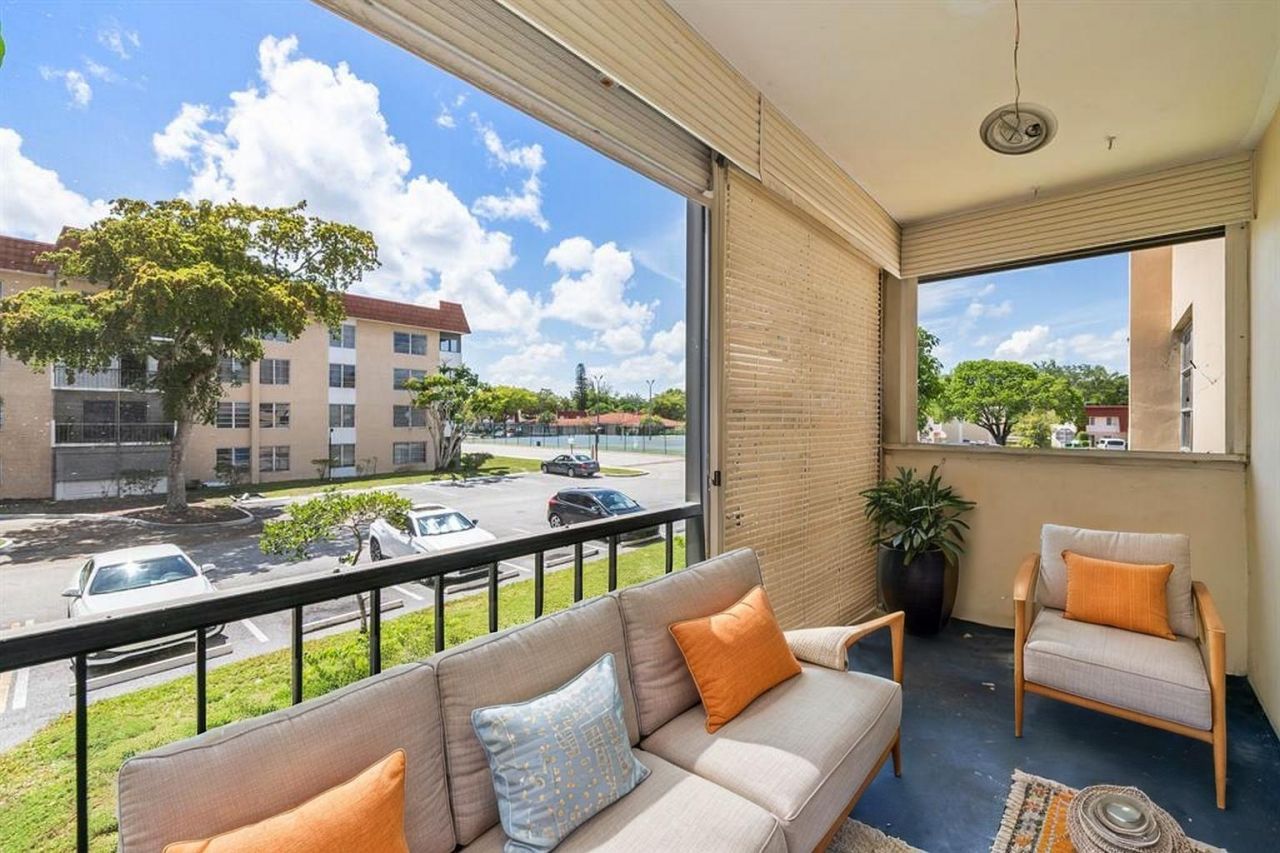 4156 Inverrary Drive, Unit 210, Lauderhill, FL 33319 Photo