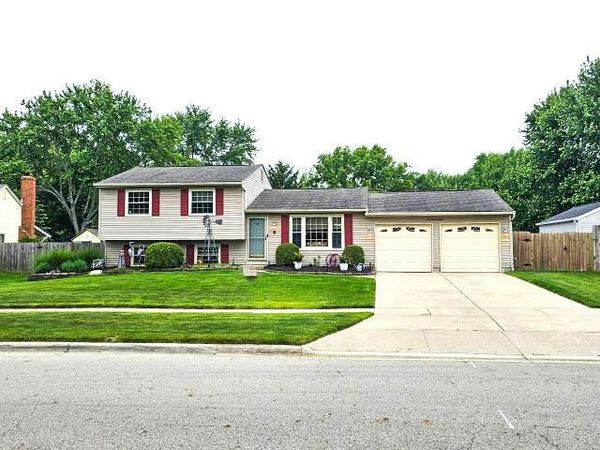 528 Pickerington Hills Drive , Pickerington, OH 43147