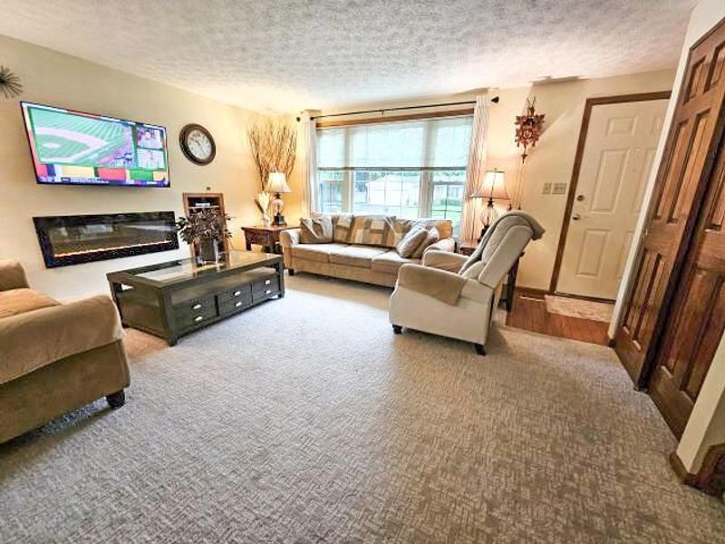 528 Pickerington Hills Drive , Pickerington, OH 43147 Photo 4