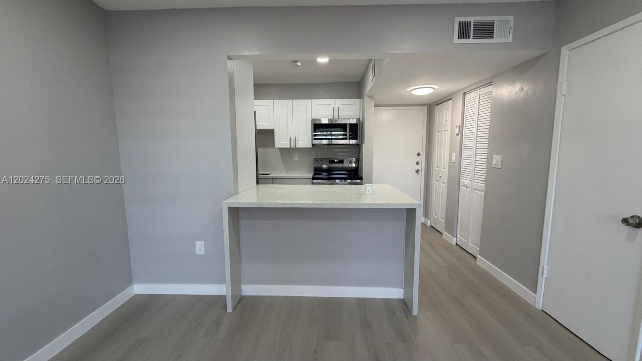 5731 NW 37th St , Unit 322, Virginia Gardens, FL 33166 Photo