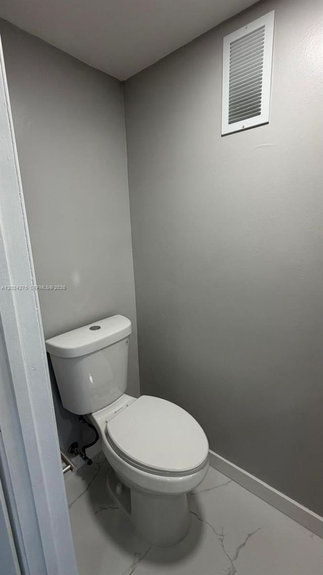 5731 NW 37th St , Unit 322, Virginia Gardens, FL 33166 Photo