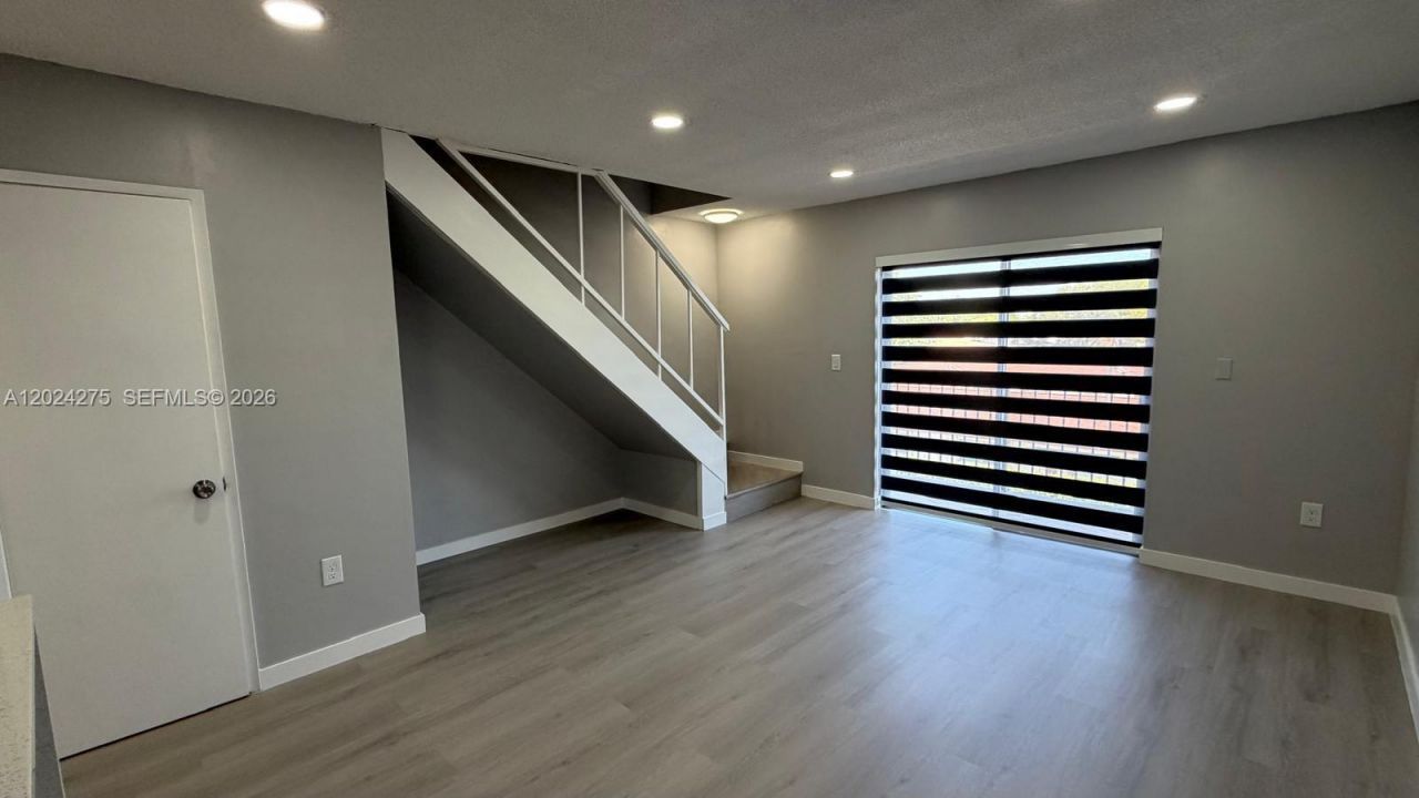 5731 NW 37th St , Unit 322, Virginia Gardens, FL 33166 Photo