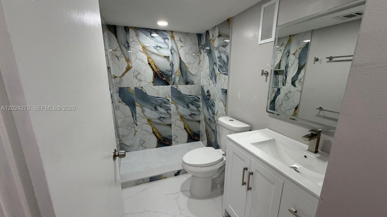 5731 NW 37th St , Unit 322, Virginia Gardens, FL 33166 Photo