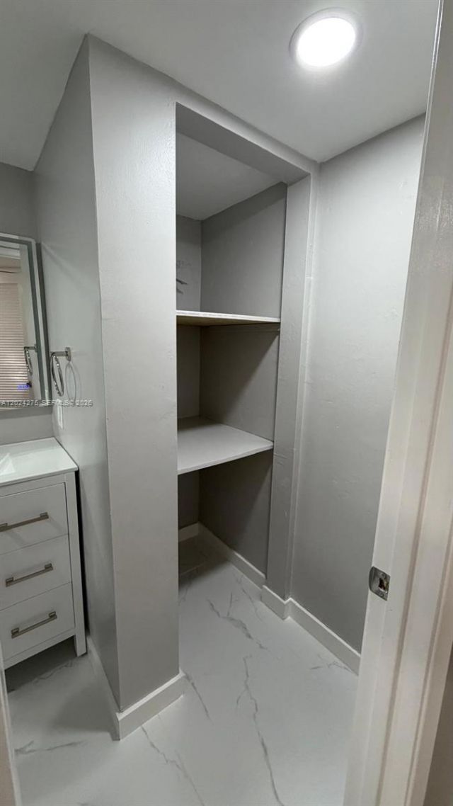 5731 NW 37th St , Unit 322, Virginia Gardens, FL 33166 Photo