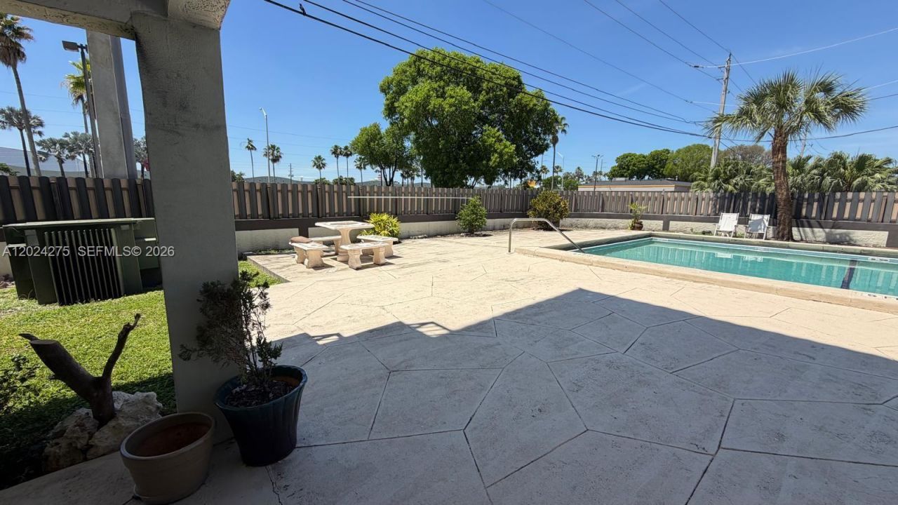 5731 NW 37th St , Unit 322, Virginia Gardens, FL 33166 Photo