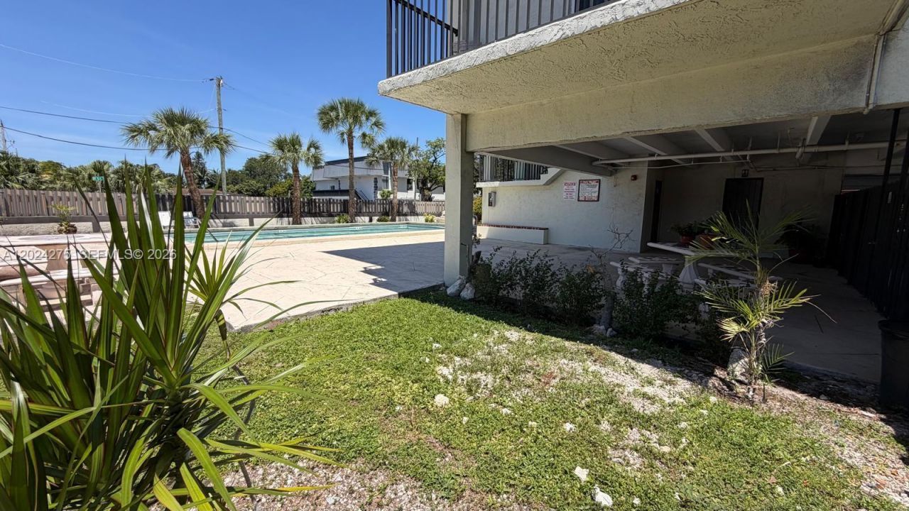 5731 NW 37th St , Unit 322, Virginia Gardens, FL 33166 Photo