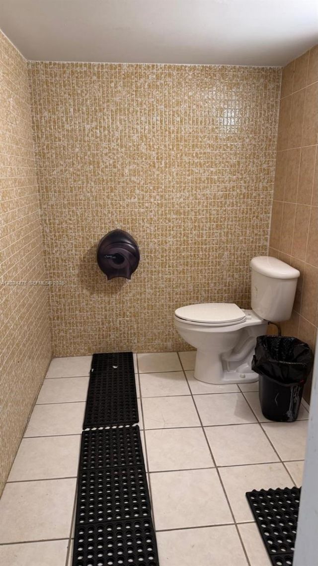 5731 NW 37th St , Unit 322, Virginia Gardens, FL 33166 Photo