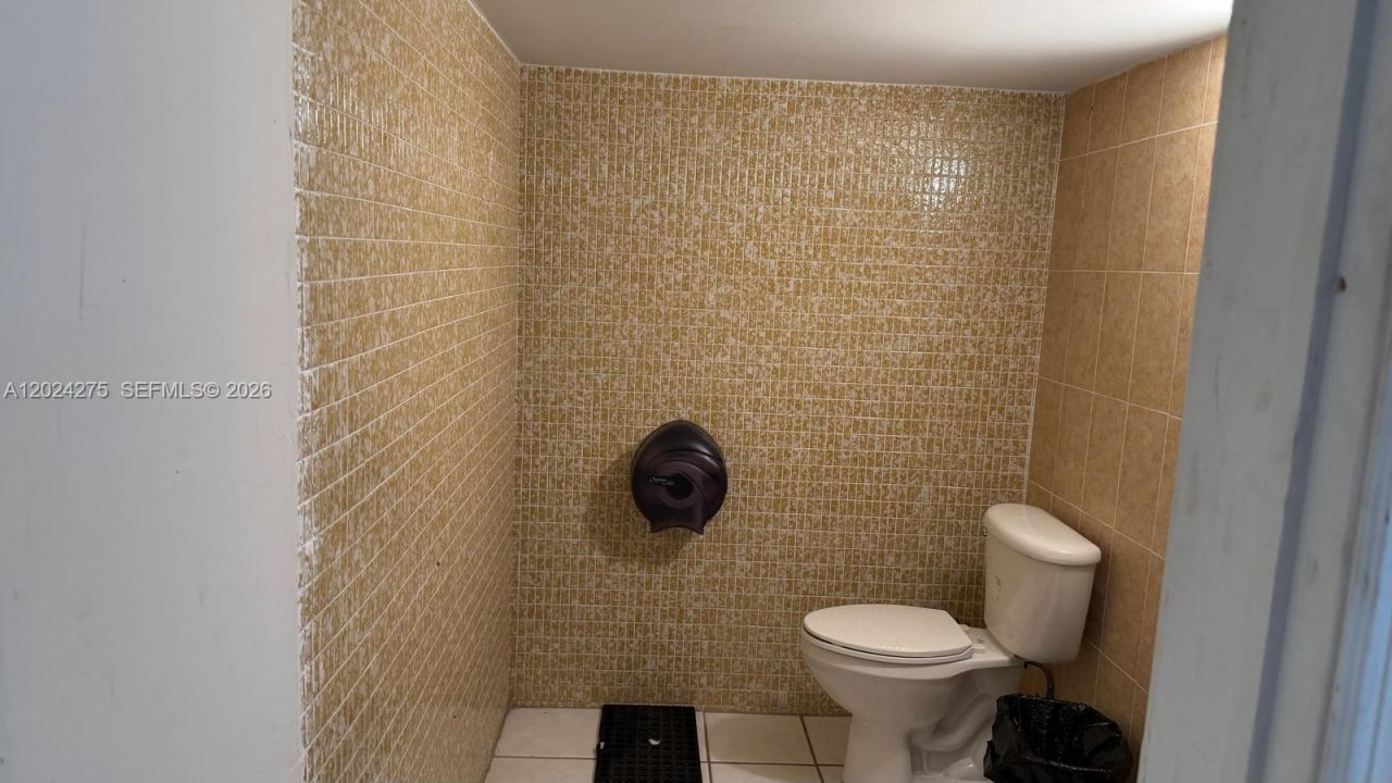 5731 NW 37th St , Unit 322, Virginia Gardens, FL 33166 Photo