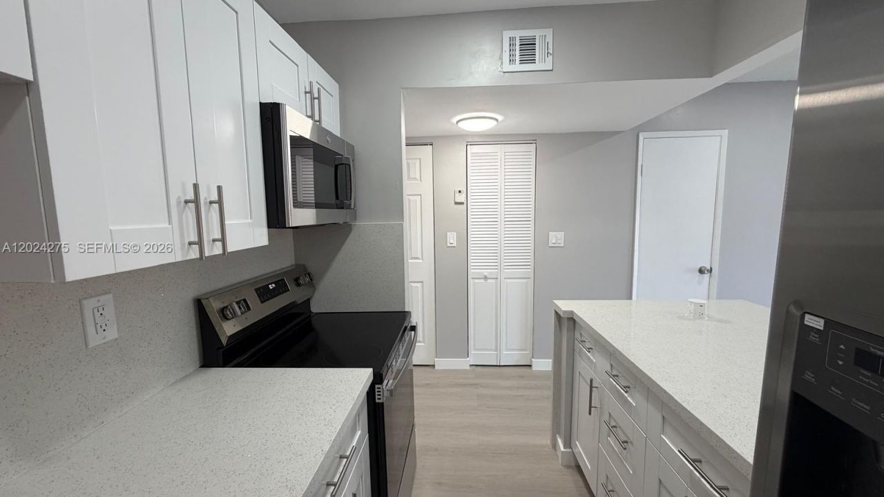 5731 NW 37th St , Unit 322, Virginia Gardens, FL 33166 Photo