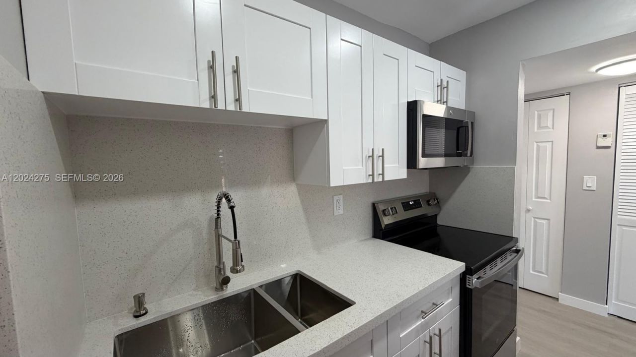 5731 NW 37th St , Unit 322, Virginia Gardens, FL 33166 Photo