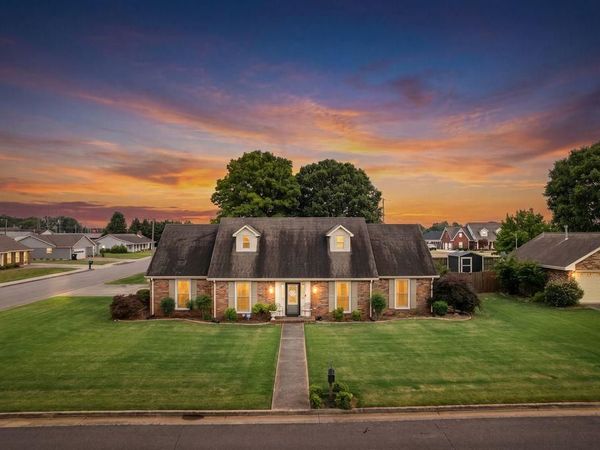 2222 Jennifer Ave, Muscle Shoals, AL 35661