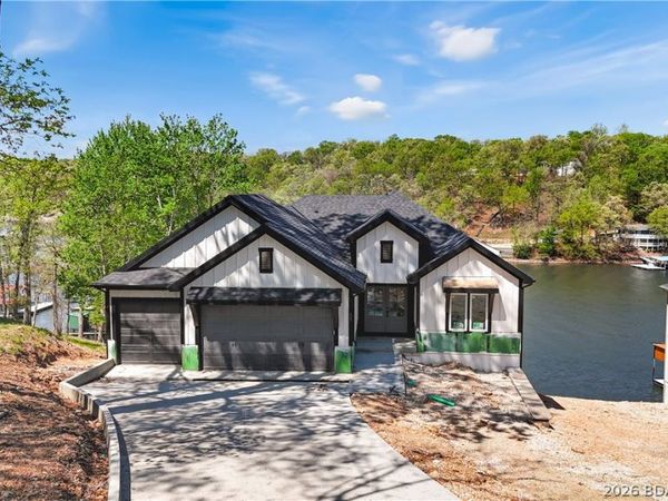 55 Hollow Oak Court , Sunrise Beach, MO 65079