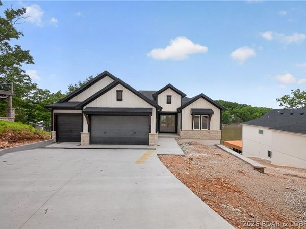 55 Hollow Oak Court , Sunrise Beach, MO 65079