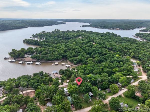166 El Lago Circle , Climax Springs, MO 65324