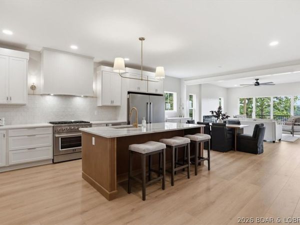 420 Outer Drive , Lake Ozark, MO 65049