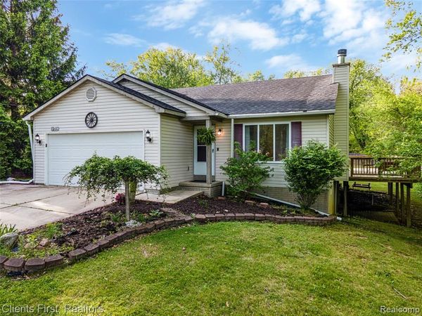 4840 Gilbo Avenue, Waterford Twp, MI 48328