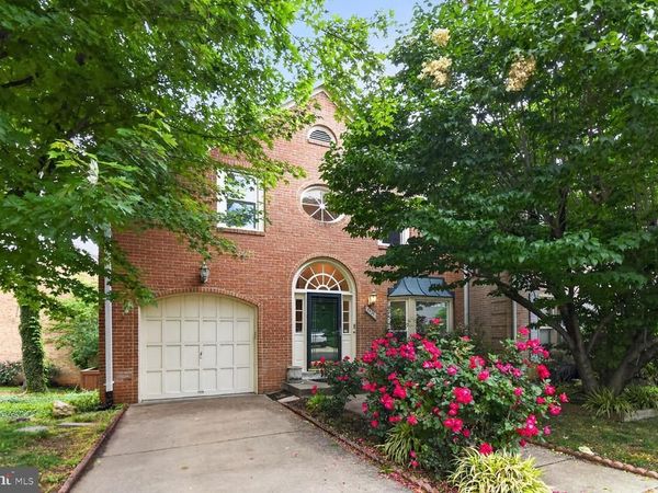 7435 CRESTBERRY LANE , BETHESDA, MD 20817