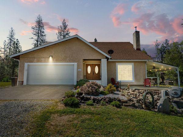 2802 Russell Road, Merlin, OR 97532