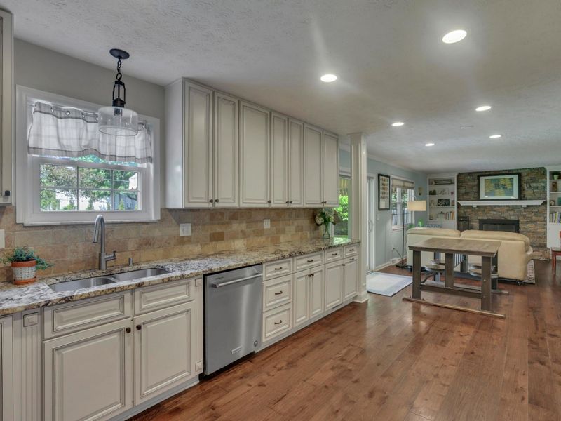 5765 Shadowbrook Drive, Columbus, OH 43235 Photo 8