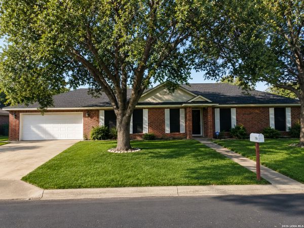 106 WEESE LN, Pleasanton, TX 78064