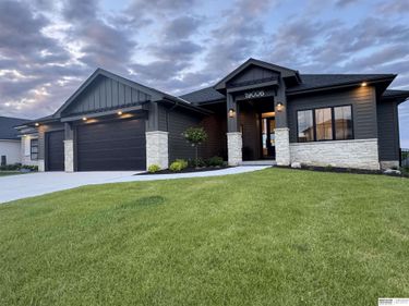19006 Acorn Drive , Gretna, NE 68028