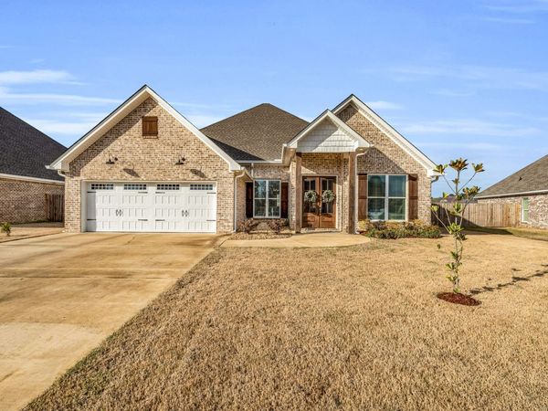 241 Sleepy Fawn, Columbus, MS 39702