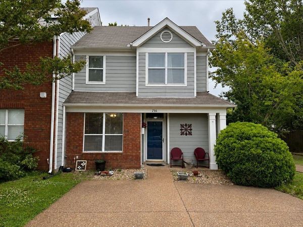 716 N WALNUT WOODS CV, Cordova, TN 38018