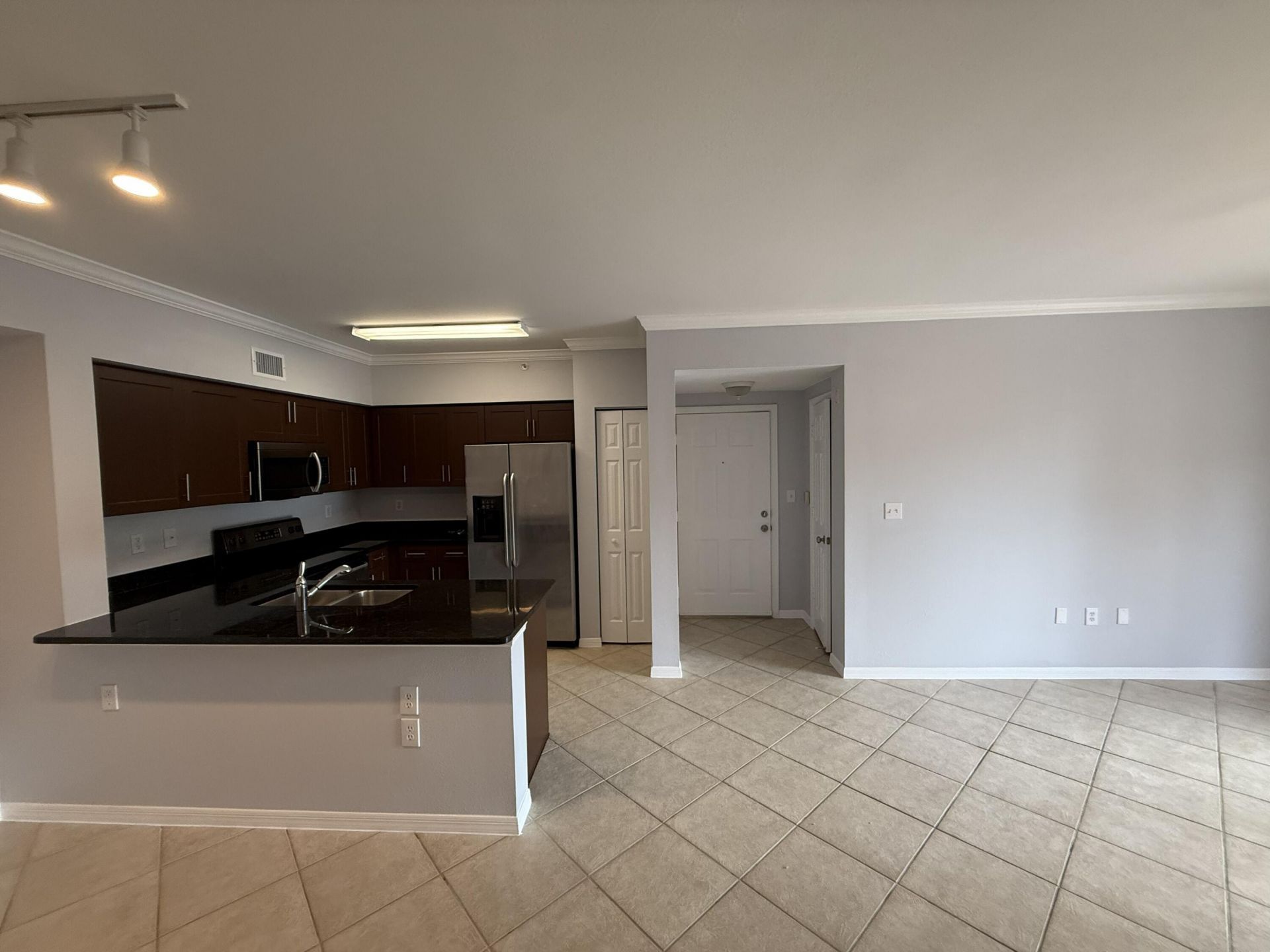 6386 Emerald Dunes Drive, Unit 201, West Palm Beach, FL 33411 Photo