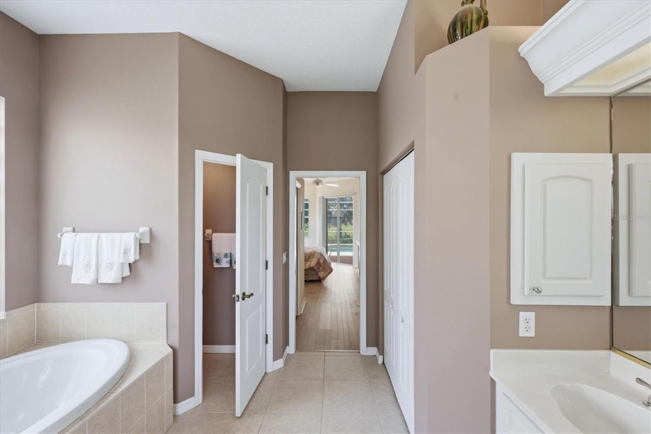 401 Marsh Creek Road, Venice, FL 34292 Photo