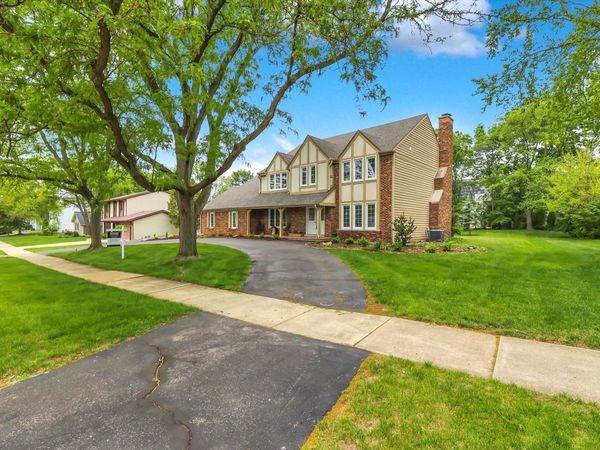 967 W Bauer Road , Naperville, IL 60563