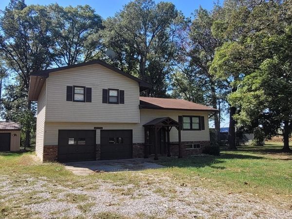 18065 E Illinois Highway 142 Highway , Opdyke, IL 62872