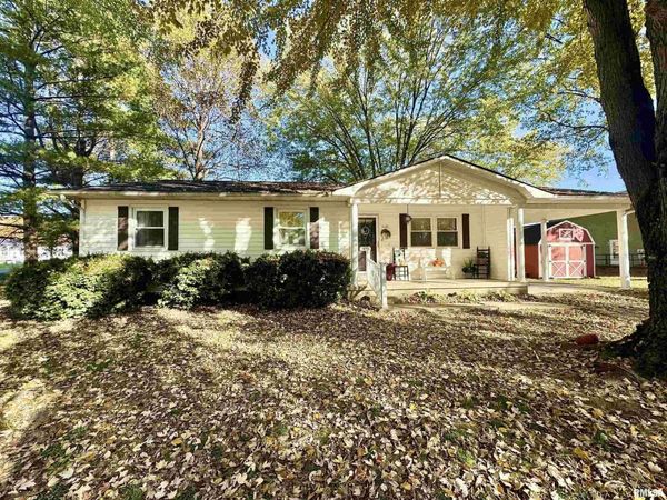 109 E Galaxy Drive , Woodlawn, IL 62898