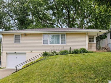 911 Arnold Street , Glenwood, IA 51534