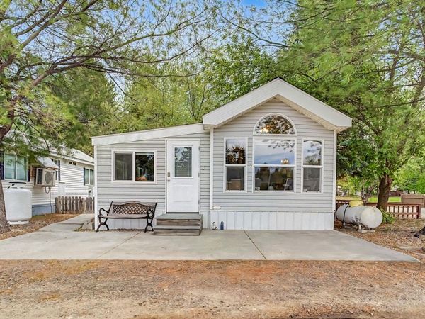 514 Sawyer St, Unit H25, Cascade, ID 83611