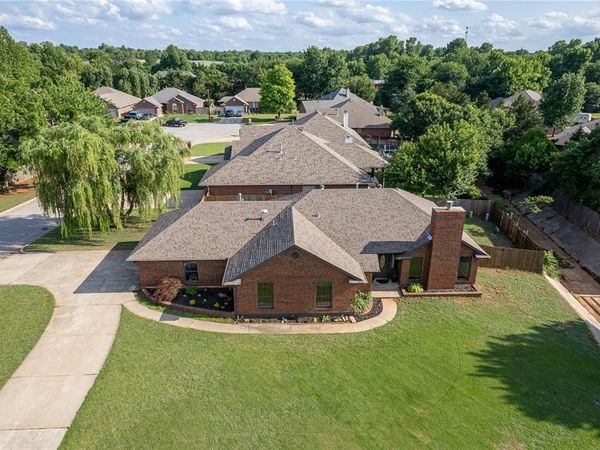 1532 E Twin Brook Terrace, Mustang, OK 73064