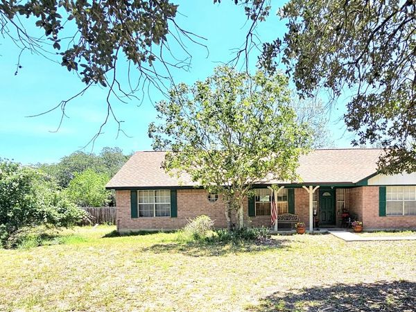 214 CHERRY RDG, Floresville, TX 78114