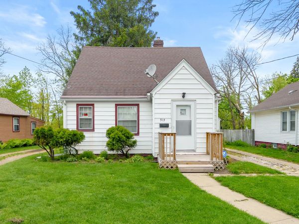 915 Sheridan Drive, Kalamazoo, MI 49001