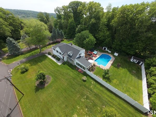 13 Pleasant Rise, Brookfield, CT 06804