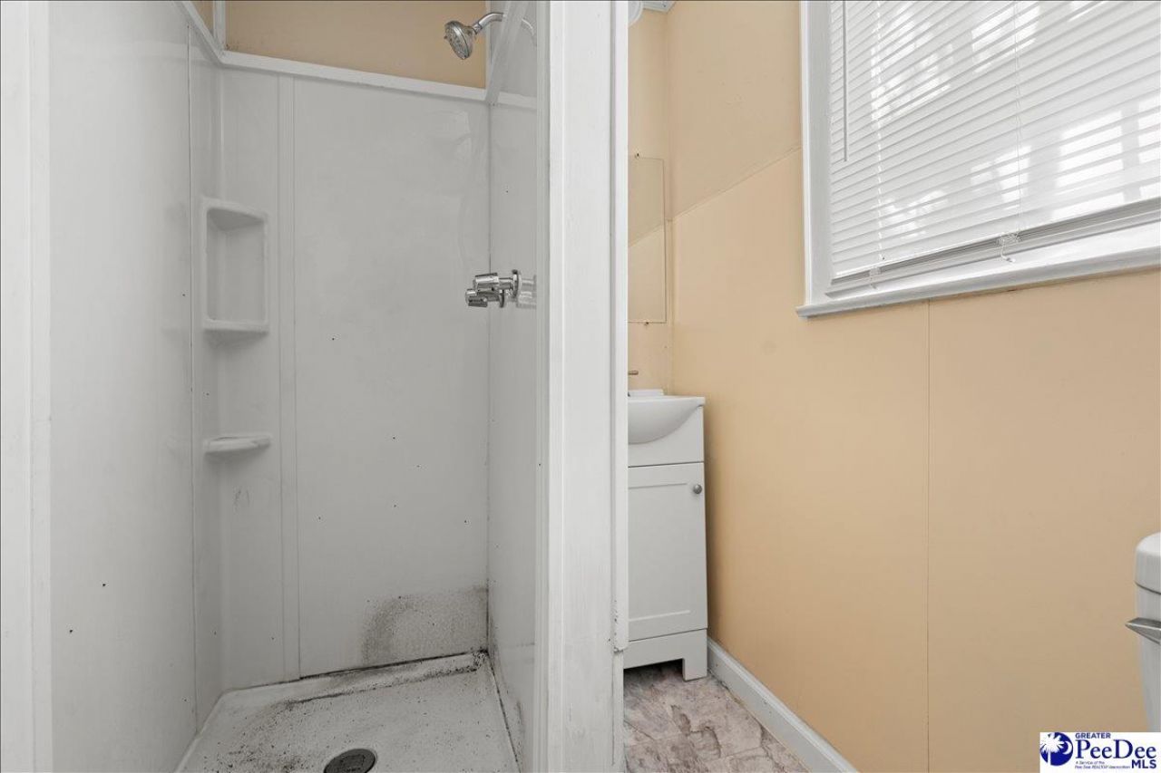 99 Huger St Photo 30