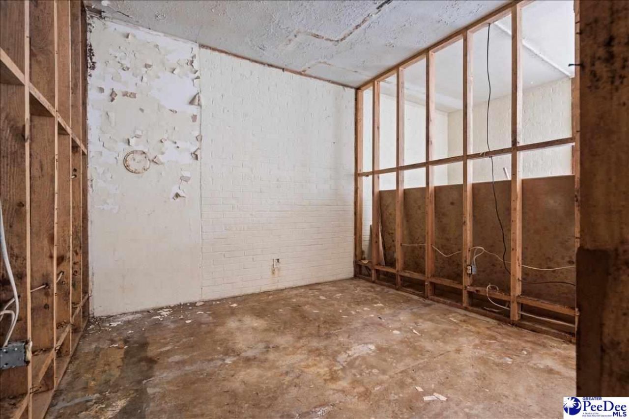 99 Huger St Photo 6