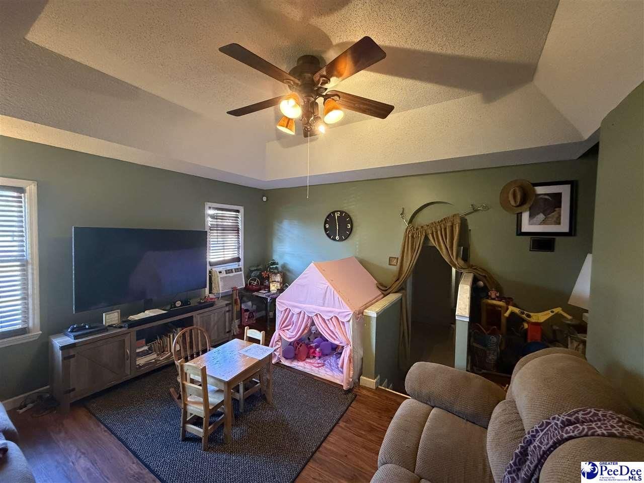 318 Wilmont Street Photo 7