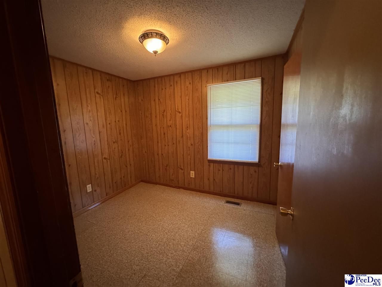 201 Nordell Street Photo 8