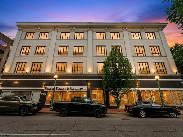 901 Quarrier , Charleston, WV 25301