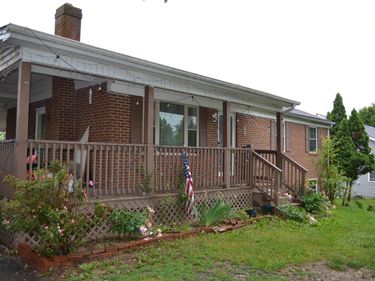 108 HARPER ST, WEYERS CAVE, VA 24486