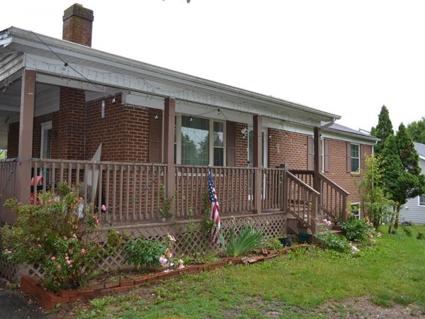 108 HARPER ST, WEYERS CAVE, VA 24486